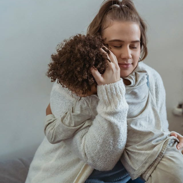 4 conselhos para lidar com a ansiedade de separação do seu filho.